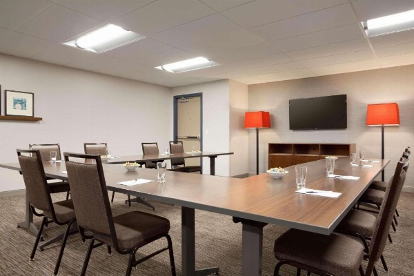 Country Inn & Suites by Radisson Asheville River Arts District image 10